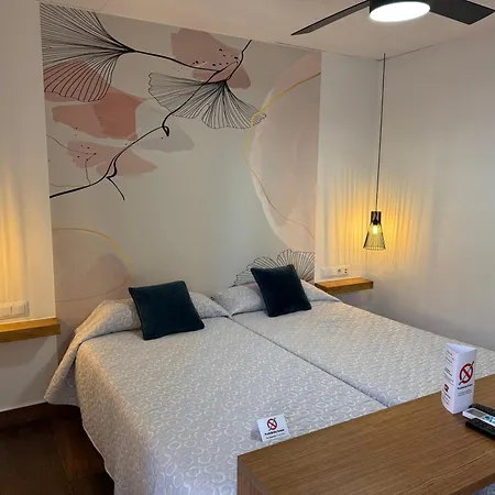 Rovior Rooms & Cafe-2
