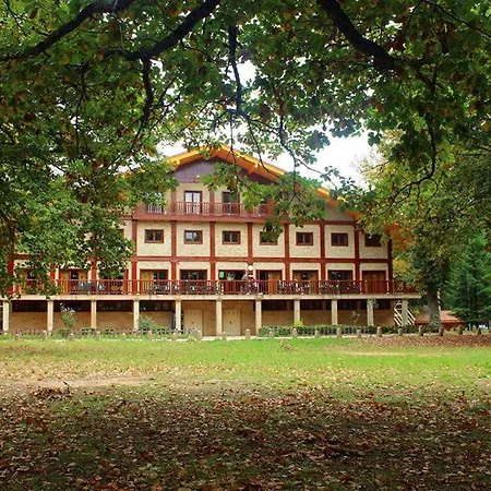 Albergue Juvenil Espinosa de los Monteros-3
