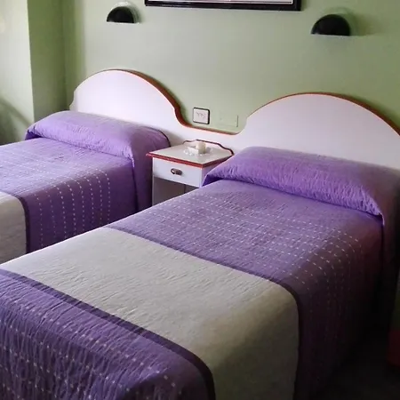Hostal J.B-2