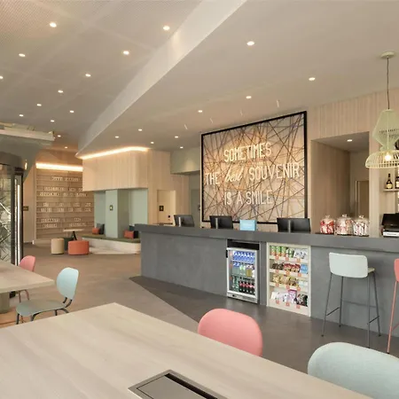 Hampton By Hilton Malaga Martiricos-2