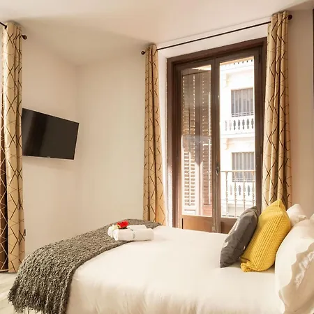 Apartamentos Day Madrid VALVERDE Centro Gran Via Sol Malasaña-3