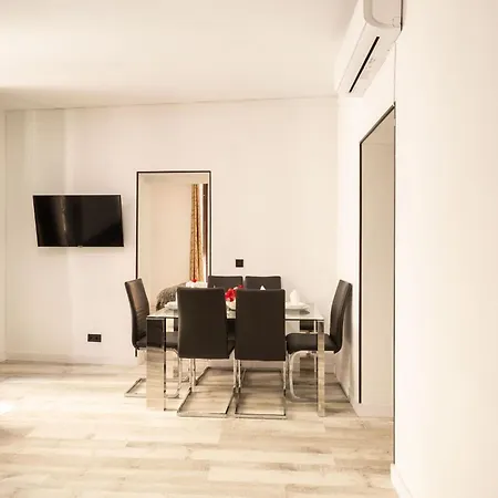 Apartamentos Day Madrid VALVERDE Centro Gran Via Sol Malasaña-2
