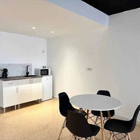 Deshoras Apartments-3