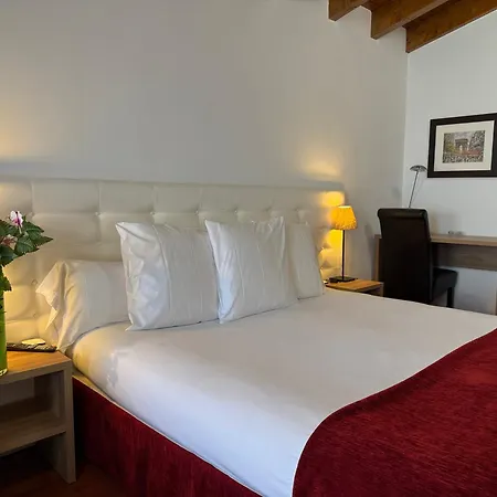 Hotel Del Lago-2
