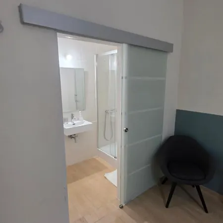 Hostal Muntaner-3
