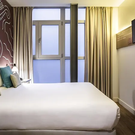 Ibis Styles Barcelona Centre-3
