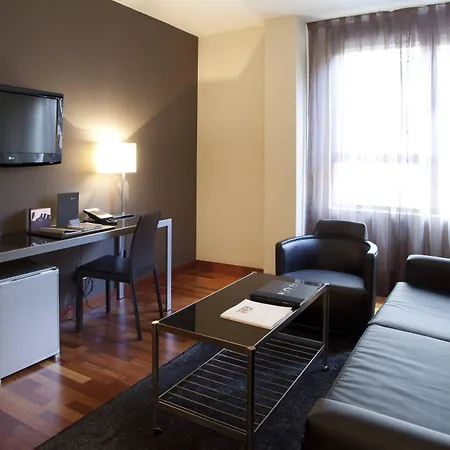 AC Hotel Avenida de América by Marriott-3