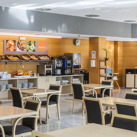 Holiday Inn Express Barcelona - Montmelo By Ihg-2