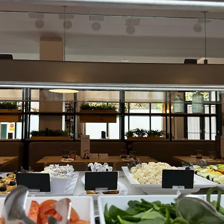 AQUA Hotel Bertran Park-3