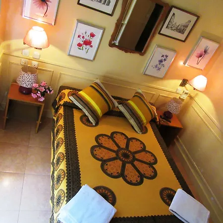 Hostal La Fontana-3