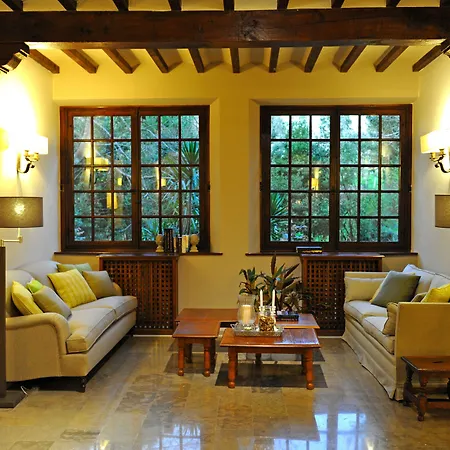Parador De Santillana Altamira-2