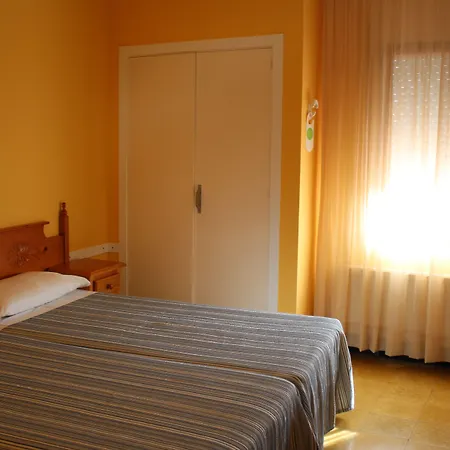Hostal Fabrellas-2