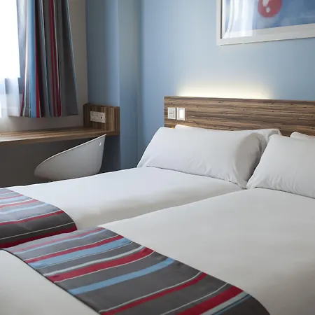 Travelodge Valencia Aeropuerto-2