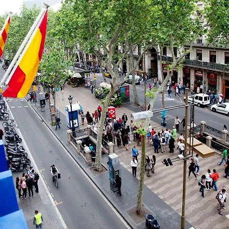 Hostal Bcn Ramblas-3