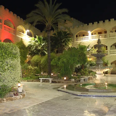 Hotel Plaza Del Castillo-3