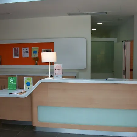 Ibis Budget Girona Costa Brava-2