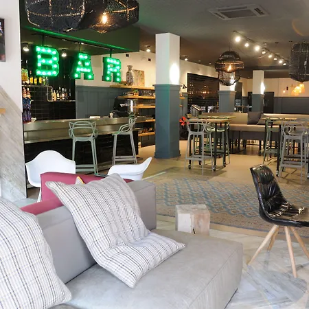 New Hotel Colon-3