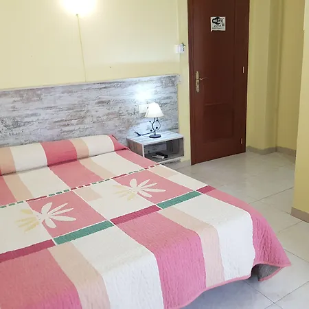Hostal Virgen Del Rocío-3