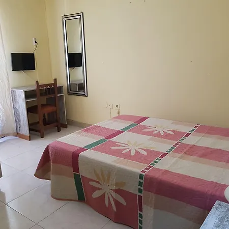 Hostal Virgen Del Rocío-2