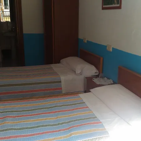 Hostal Palacios Fuencarral-3