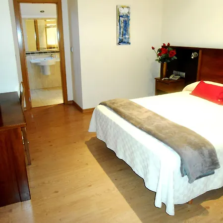Hotel San Cibrao-3
