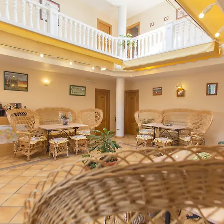 Hotel La Casa Del Abuelo-2