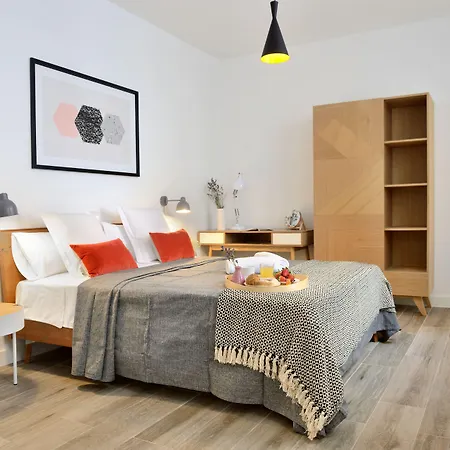 Nqn Aparts & Suites Madrid-3