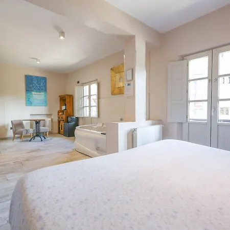 Akla Suites con Jacuzzi Santillana-3