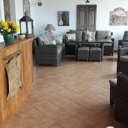 Casa Roble B&B-3