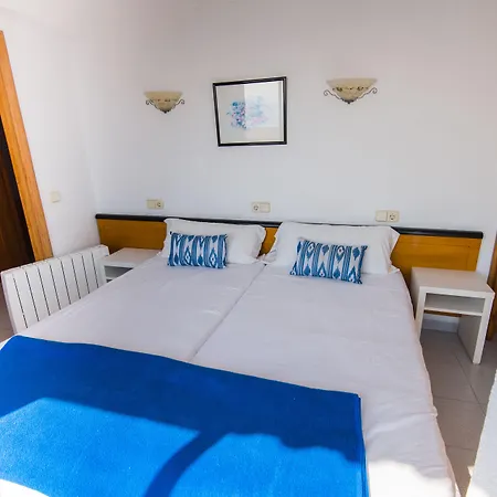 Hostal Port Corona-3