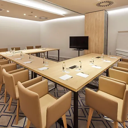 Hampton By Hilton Barcelona Fira Gran Via-2