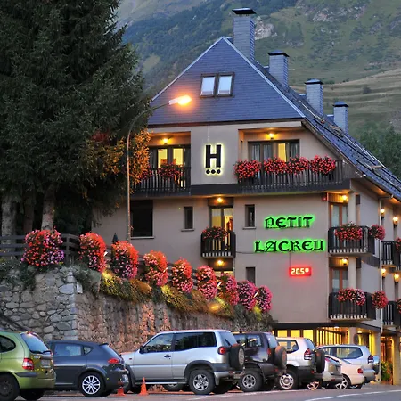 Hotel Petit Lacreu-2