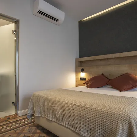 Fontanella By Bcn Urban Rooms-2