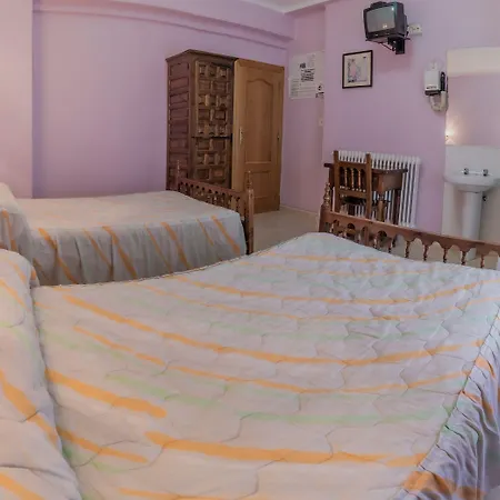 Pensión Virginia by Vivere Stays-2