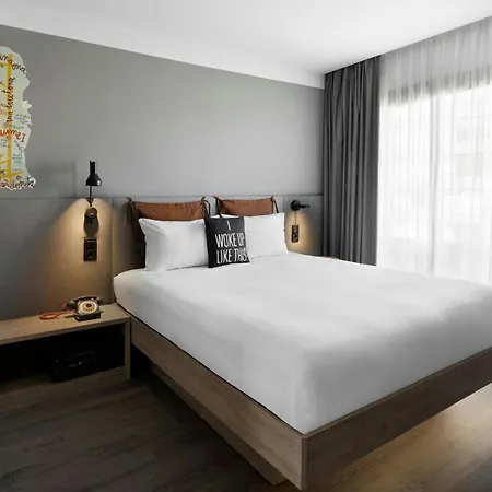Moxy Barcelona-2