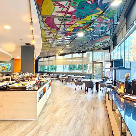 Eurohotel Barcelona Granvia Fira-3