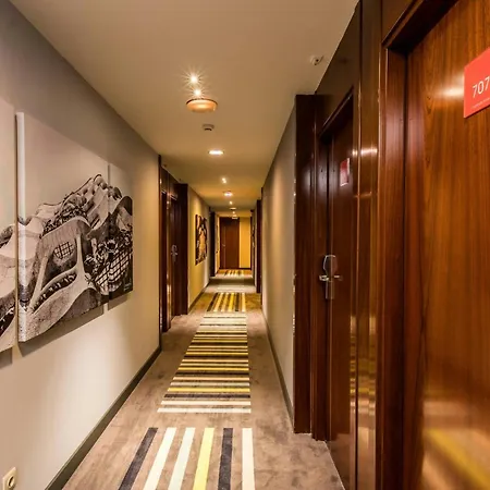Leonardo Hotel Barcelona Gran Via-2