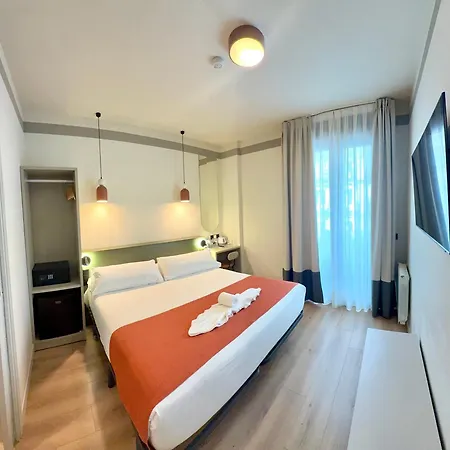 Hostal Sol Square Madrid-3
