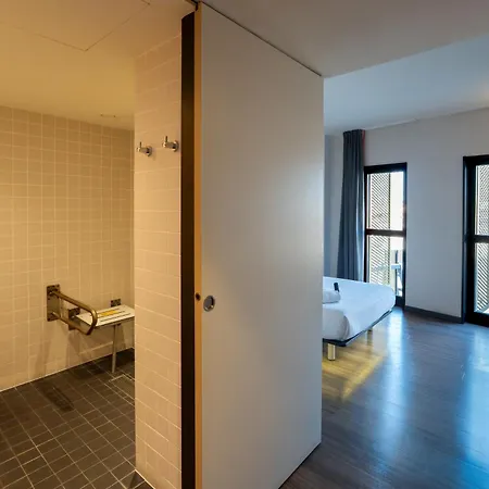 Easyhotel Barcelona Fira-3