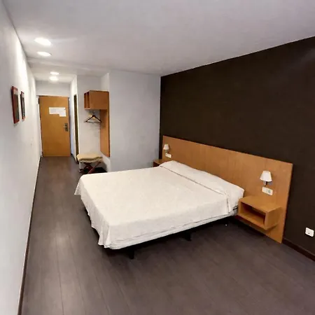Hostal Mediterranea-3