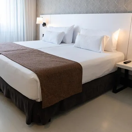 Hotel Ilunion Bilbao-3