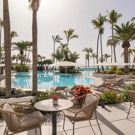 Plus Fariones Suite Hotel-3