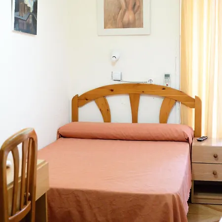 Hostal Fuentesol-3