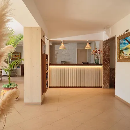 Hotel Playa Mondrago-3