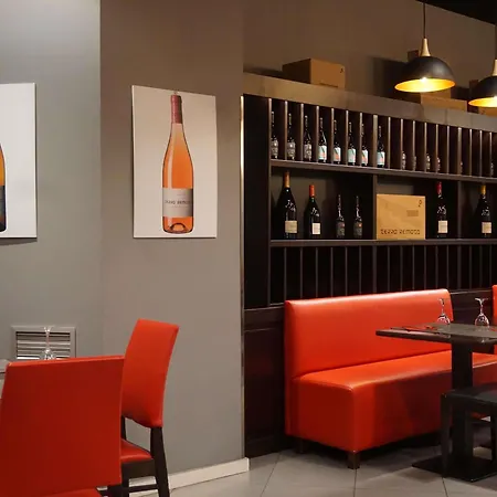 Ibis Girona-2