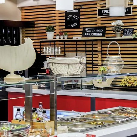 Ibis Girona-3