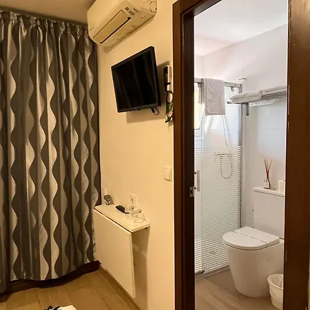 Hostal Cubelles-2