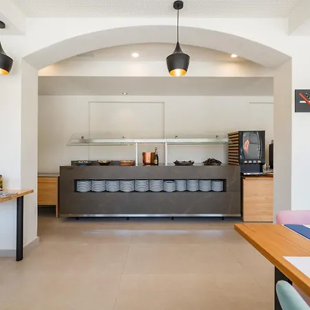 Hotel Coral Boutique By Gaiarooms-3