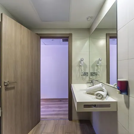 Hotel Tropic-2