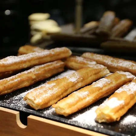 Hotel Crowne Plaza Madrid Airport-2